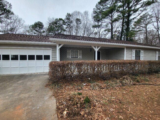 Building Photo - 577 Dovie Pl