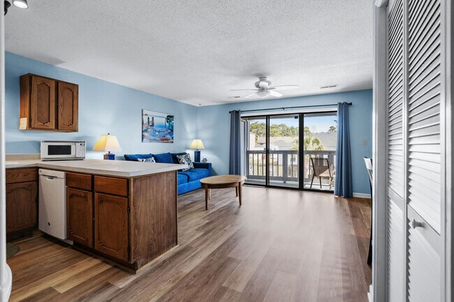 Foto del edificio - 11 Colony Dr