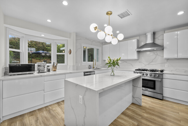 Foto del edificio - 3639 Fairway Blvd