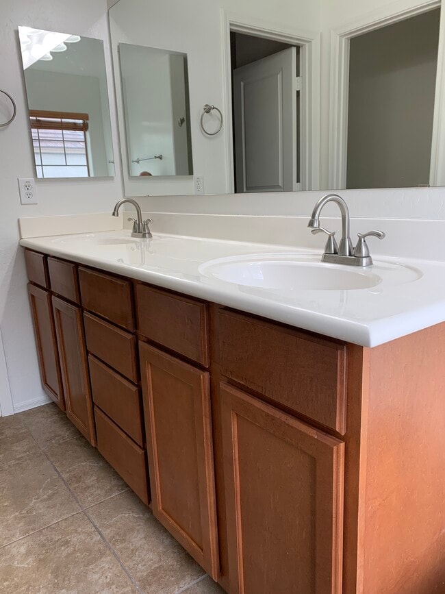 Foto del edificio - 1736 E Joseph Way