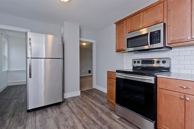 Building Photo - 10 King St