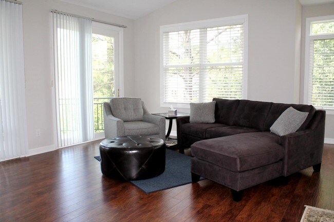 Foto del edificio - 2137 Creswell Dr