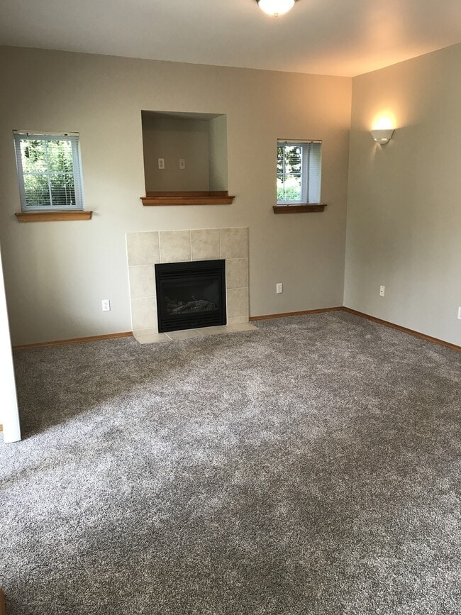 Building Photo - 4610 Celia Way #102