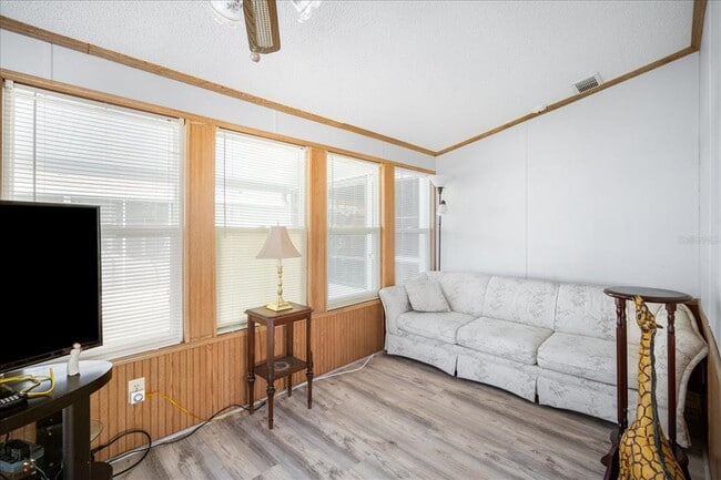 Building Photo - 35045 Cynthia Ave