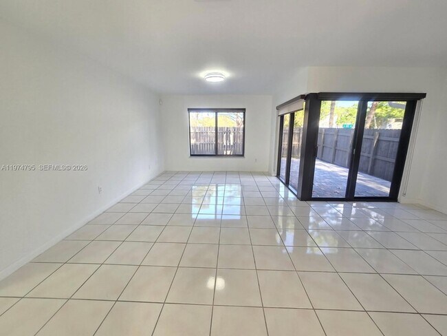 Foto del edificio - 15081 SW 127th Ct