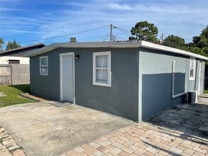 Building Photo - 1601 Palm Way