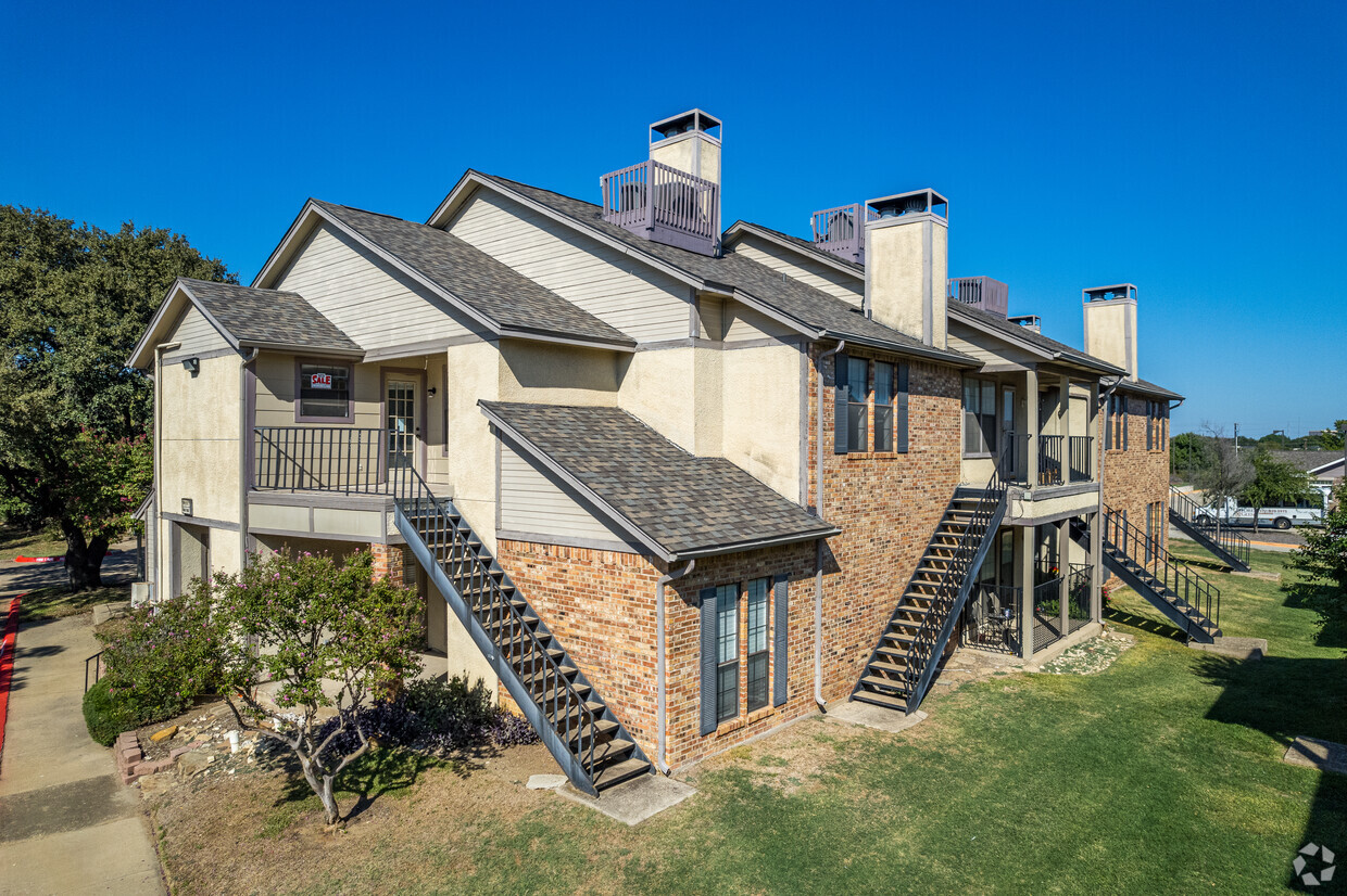 Primary Photo - Quorum View Condominiums