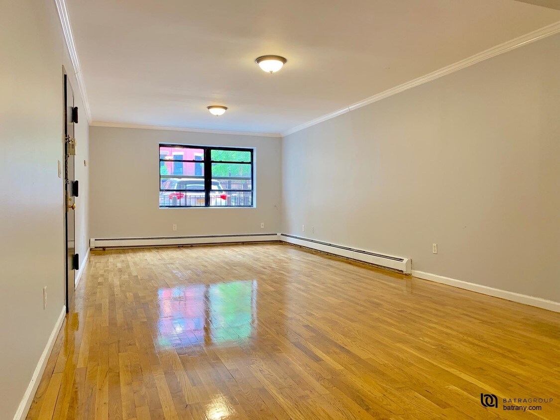 Primary Photo - 545 Hancock Street