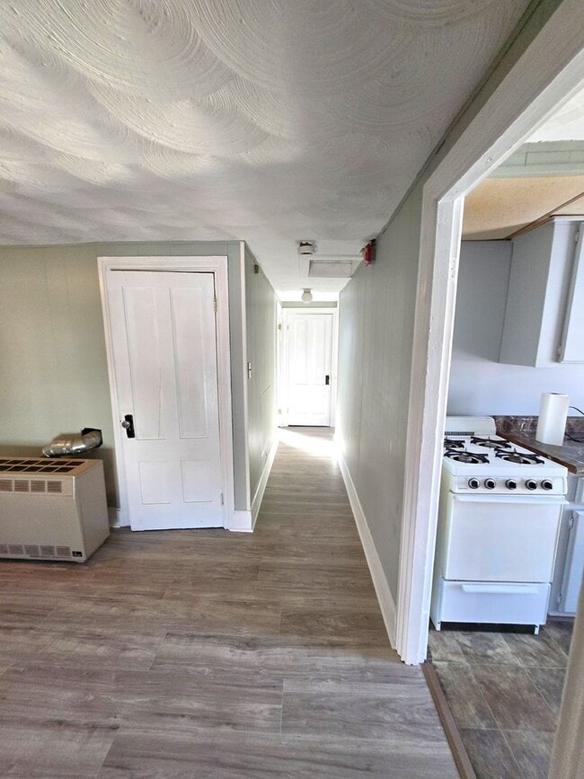 Building Photo - 36 Hilton St