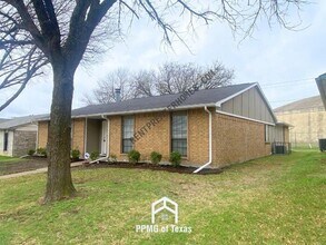 Building Photo - 7458 Emory Oak Ln