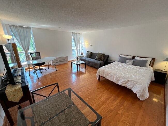 Living Space - 44 Washington St