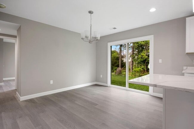 Building Photo - 2253 Papermill Rd