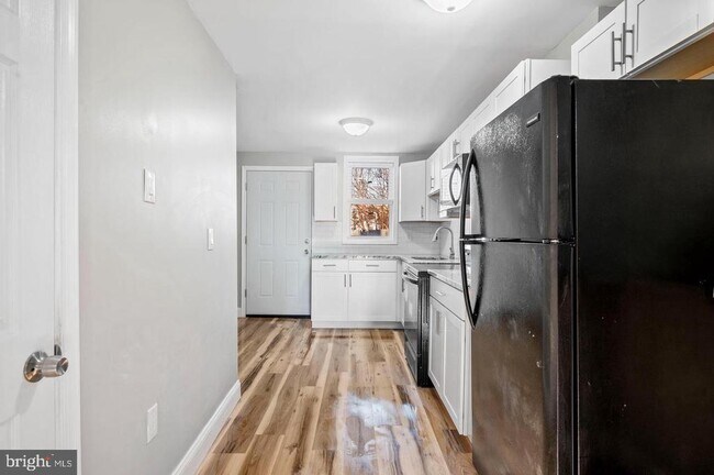 Foto del edificio - 2131 E Clearfield St