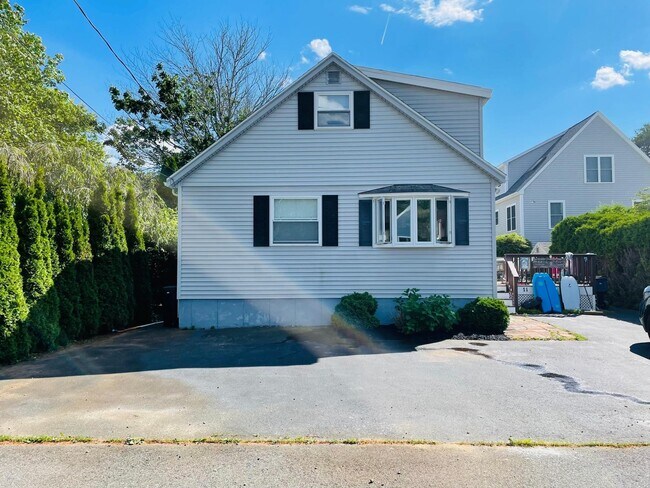 Building Photo - 11 Ocean Breeze