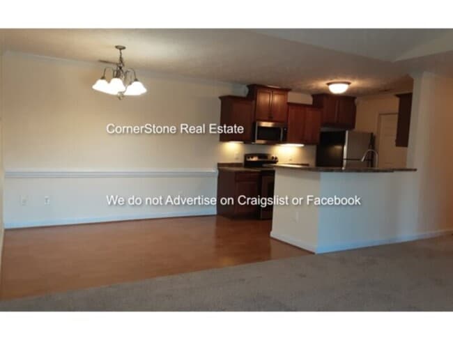 Building Photo - 1760 Renwick Dr