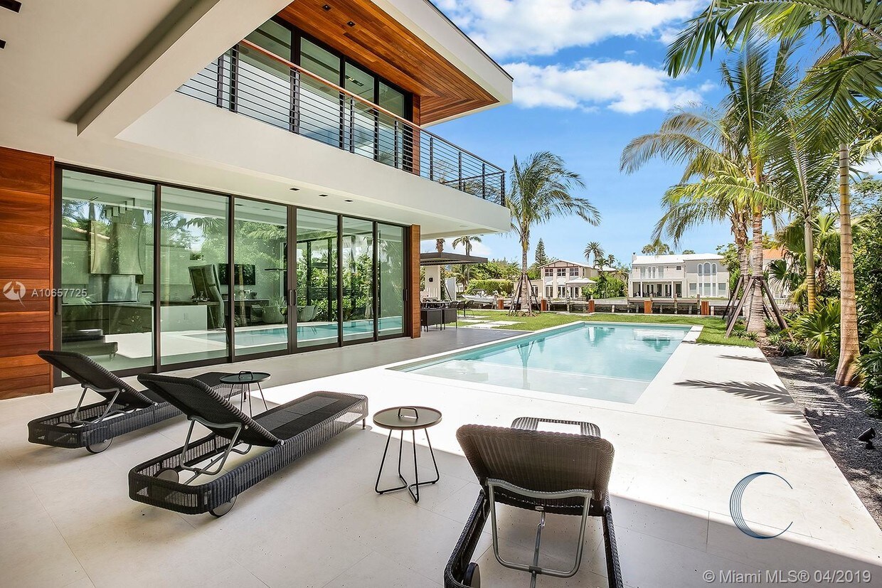 Foto principal - 4528 Prairie Ave