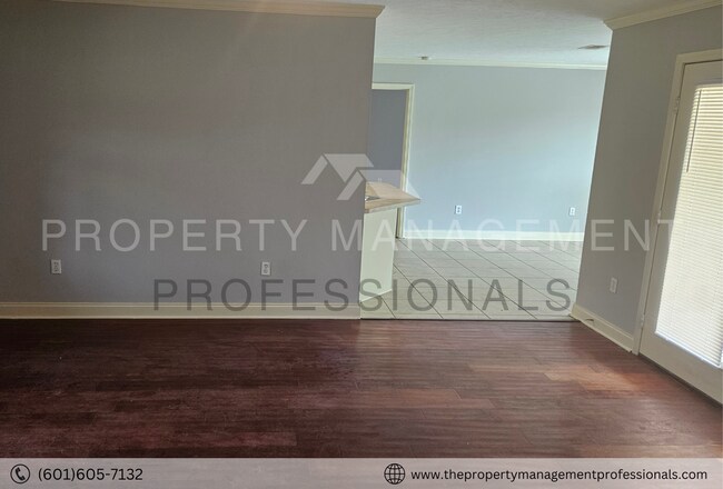 Foto del edificio - 121 Cherry Laurel Cir