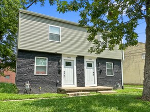 Building Photo - 2802 Vanderberg Ave