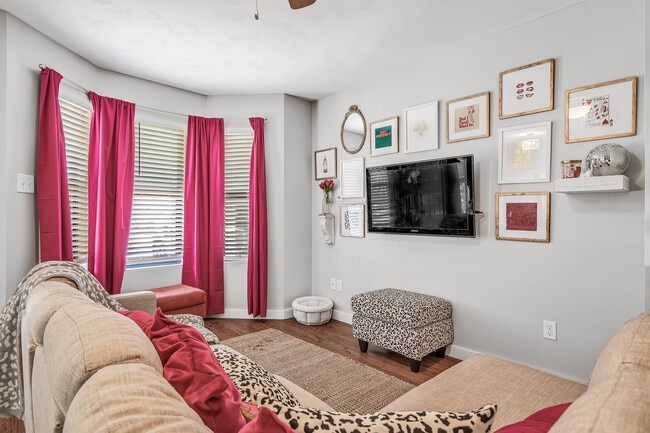 Building Photo - 4441 Old College Rd