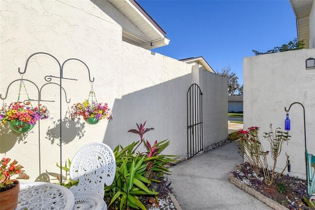 Building Photo - 2225 Cypress Ct