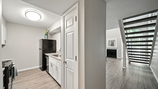 Building Photo - The Vale Apartments and Townhomes
