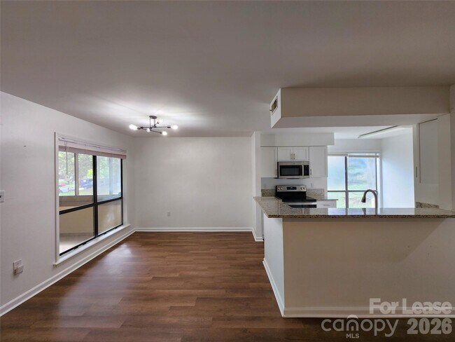 Foto del edificio - 5721 Dockside Dr