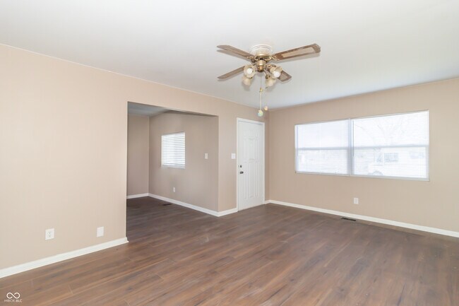 Foto del edificio - 1701 Nelson Ave