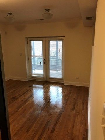 Foto del edificio - 2640 W George St