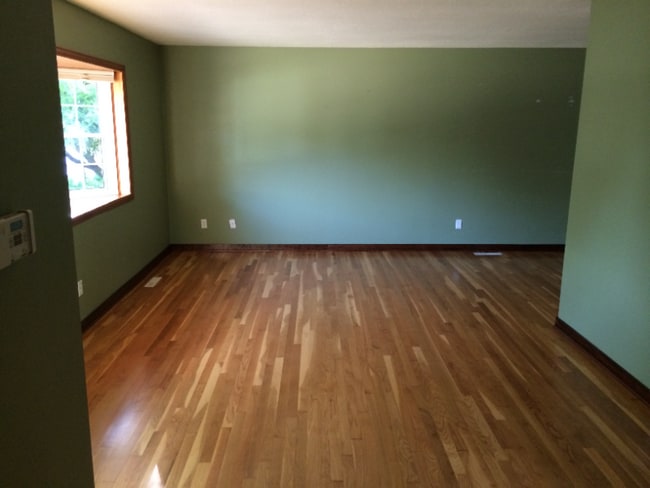 Building Photo - 1021 Vivian Cir