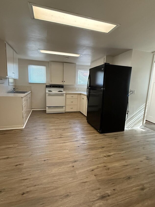 Building Photo - 1327 Oriental Ave