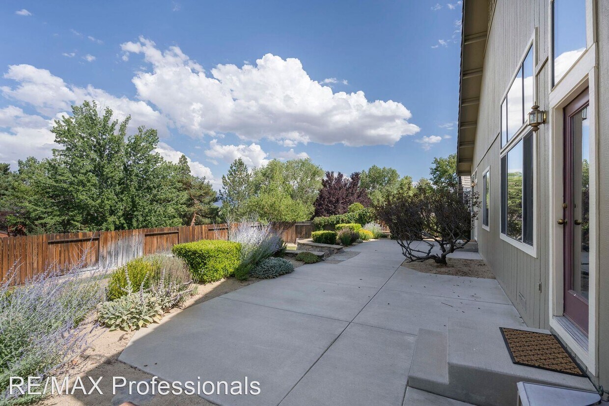 4 br, 3.5 bath House 6460 Brookview Circle House Rental in Reno, NV