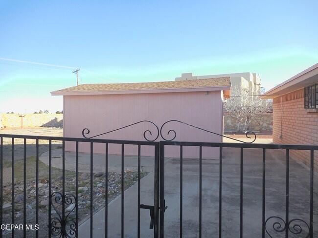 Building Photo - 4416 Loma De Brisas Dr