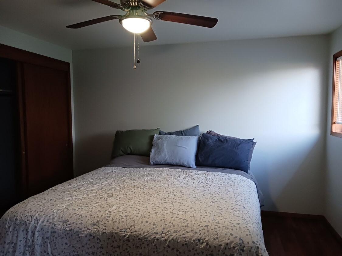 Primary Photo - 127 NE 164th St