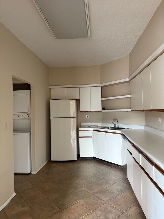 Foto del edificio - 1055 River Rd