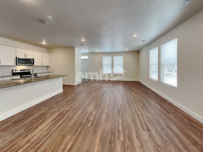 Building Photo - 6081 W Copper Hawk Dr