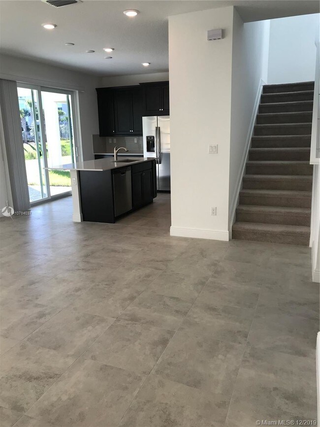 Building Photo - 4036 Veleiros Blvd