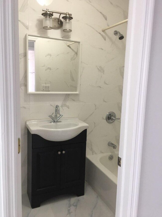 Foto del edificio - 1237 83rd St