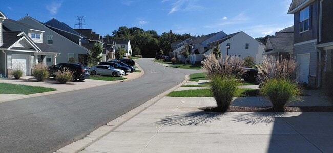 Building Photo - 225 Berryfield Dr