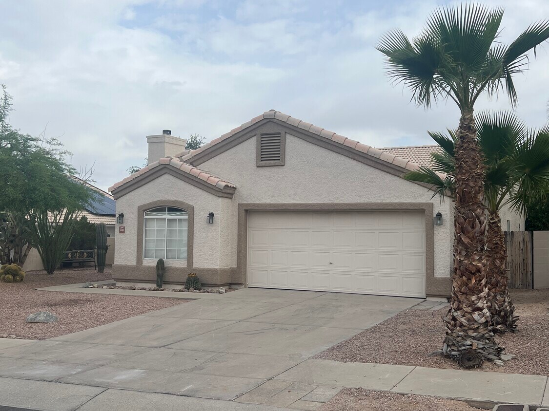 Foto principal - 3641 W Arrowwood Pl