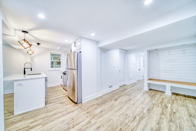 Foto del edificio - 1513 W Erie St