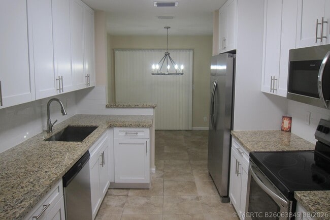 Building Photo - 1517 Woodbridge Lakes Cir