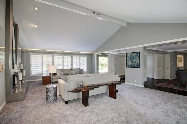 Photo - Elegant Fully Renovated 3/3 in Fair Oaks! House