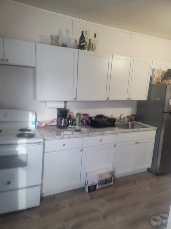 Building Photo - 232 Elm St