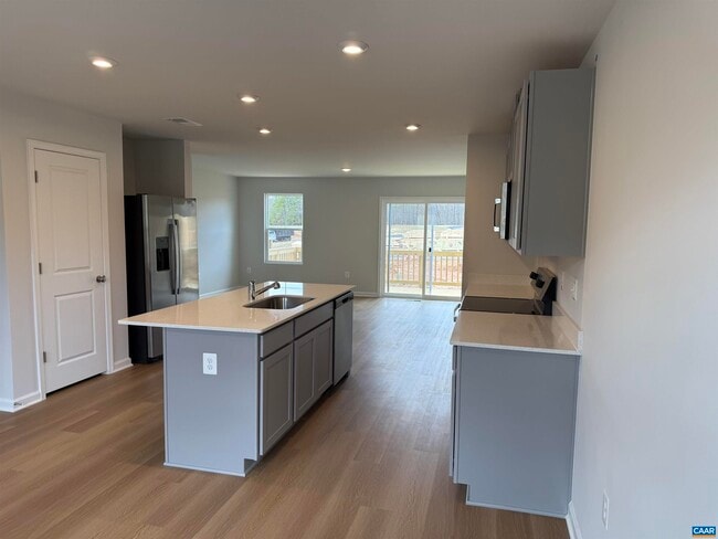 Building Photo - 99 Oldfield Dr