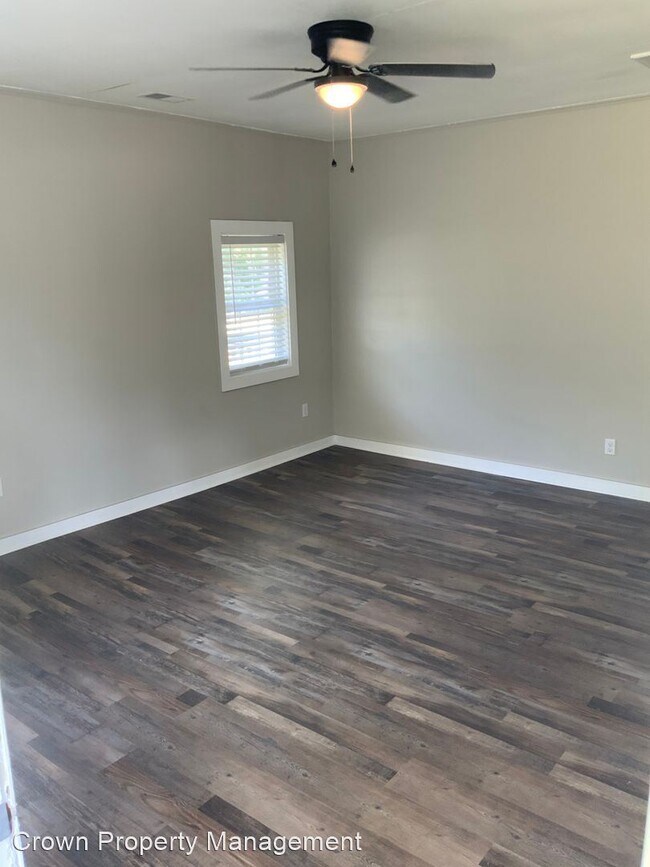 Foto del edificio - 3 br, 1 bath House - 246 Maple St