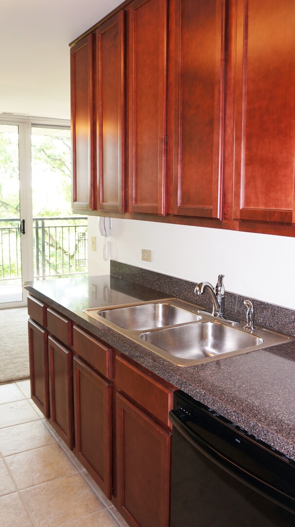 Foto del edificio - 5950 Oakwood Dr