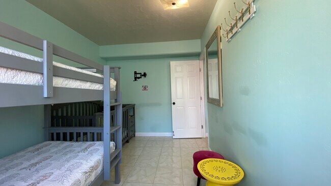 Building Photo - 904 Lunalilo St