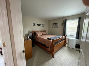 Building Photo - 52 Village Dr