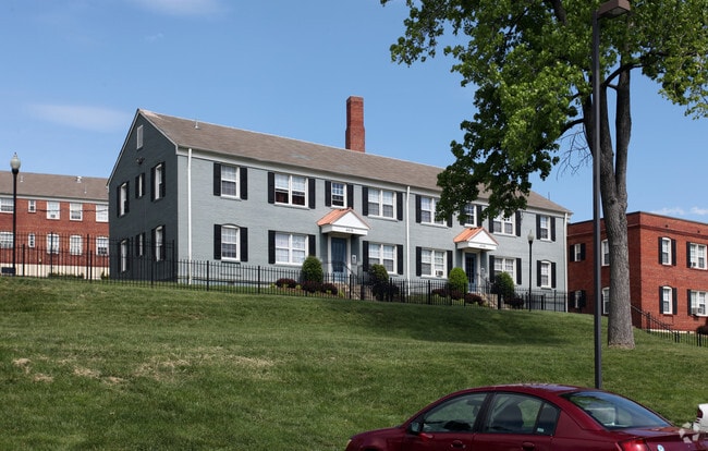 Building Photo - Worthington Woods