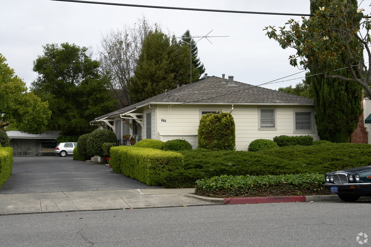Primary Photo - 718-722 Live Oak Ave